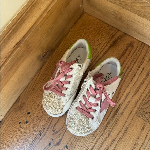 Lola + the boys Kids Glitter Star Sneakers - White, Pink, Gold - Picture 7 of 9